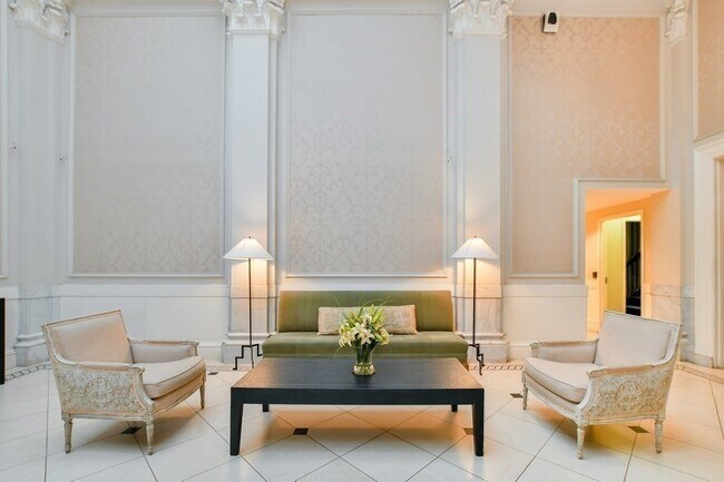 Building Photo - 21 Beacon St