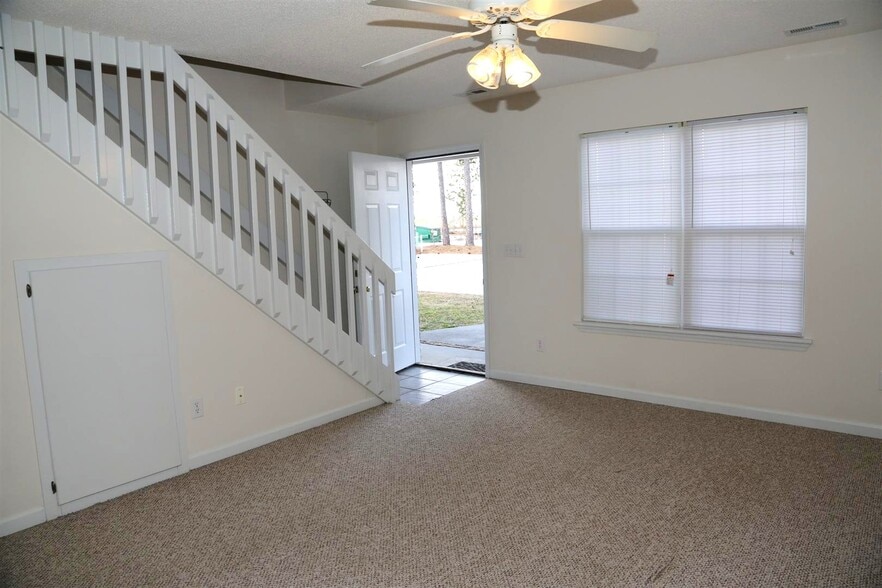 Building Photo - 103 W Ivybridge Dr