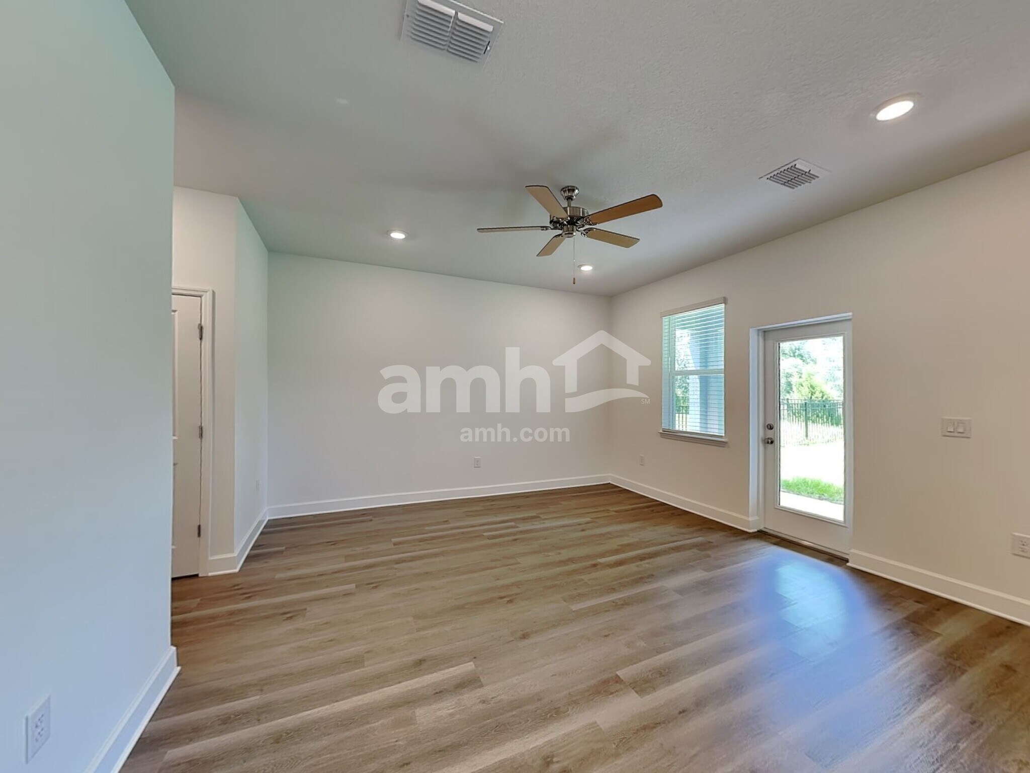 Building Photo - 16710 Cheyanne Ct