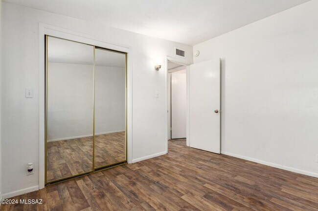 Building Photo - Charming Remodeled 3 Bedroom Brick Home