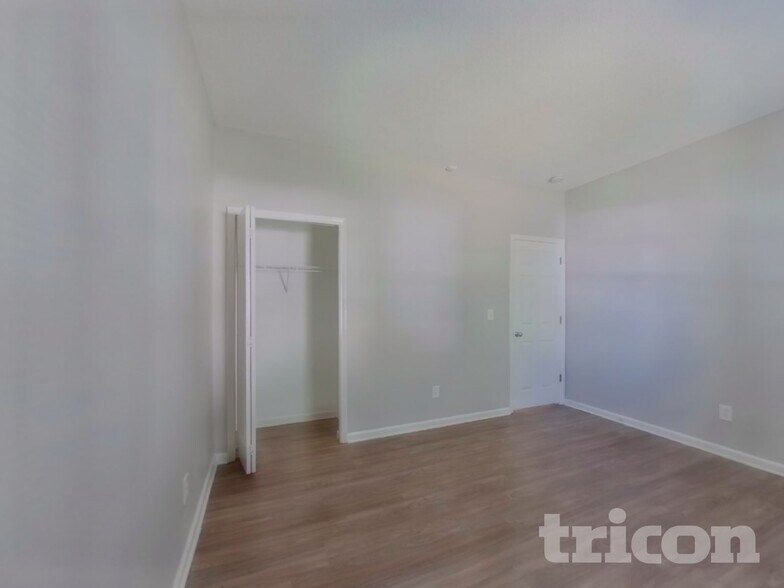 Building Photo - 1526 Jeffrey Bryan Dr