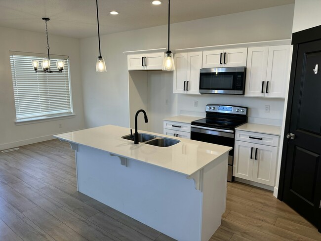 Building Photo - 13103 Keegan Dr
