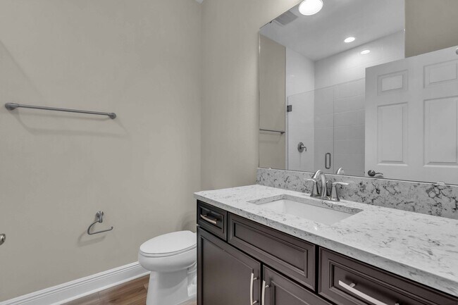 Building Photo - Beautiful Villa, ready to make it your home.