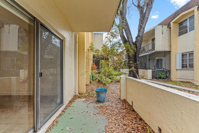 Building Photo - 7831 SW 56th St