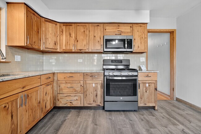 Building Photo - 6408 W Raven St