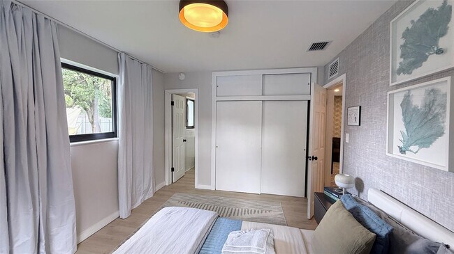 Building Photo - 433 NW 15th Way