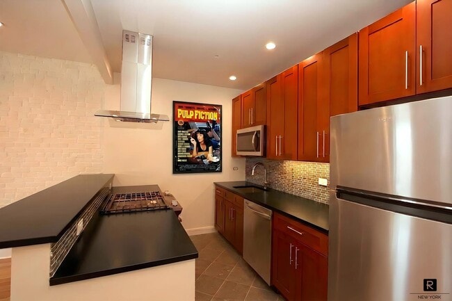 Building Photo - 482 Bergen St