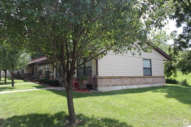 Building Photo - Warrenton Apartments I & II