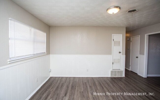 Building Photo - 3403 Bangor Dr