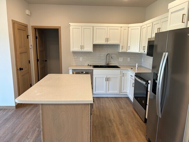 Building Photo - 6103 S Alki Pl