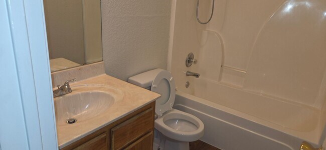 Building Photo - 3400 Cantabrian Dr