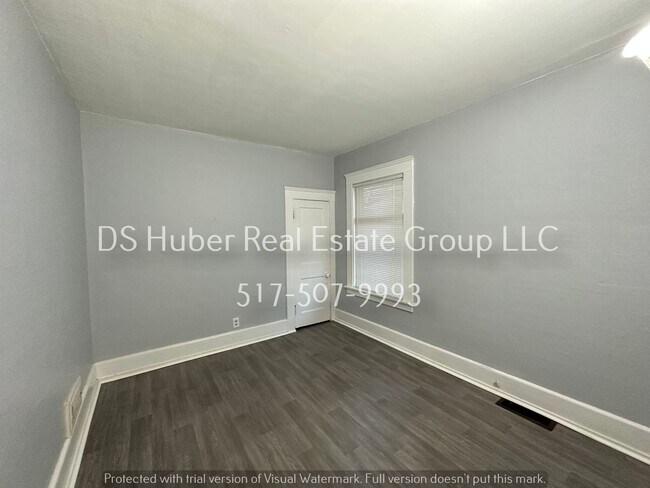 Building Photo - 1415 Lansing Ave