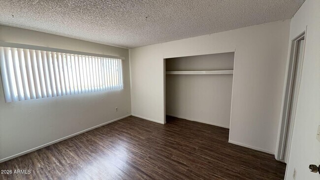 Building Photo - 4418 N 53rd Ln