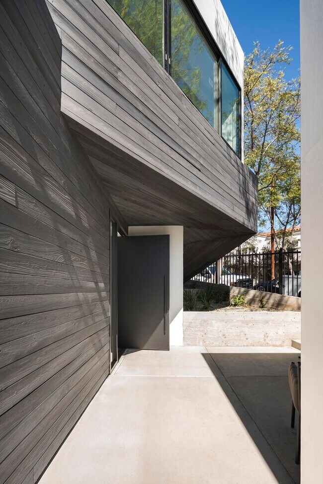 Building Photo - Architectural 1-Bed Designer Residence wit...