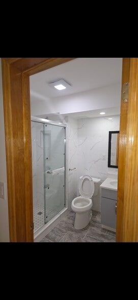 Bathroom - 852 Bay Ridge Ave