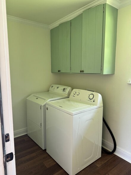 Utility room - 14747 S Harrells Ferry Rd