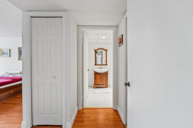 Building Photo - 16251 Golf Club Rd