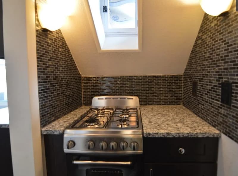 Building Photo - 1440 Detroit St