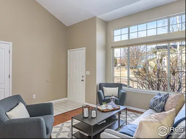 Building Photo - 1364 E Weldona Way