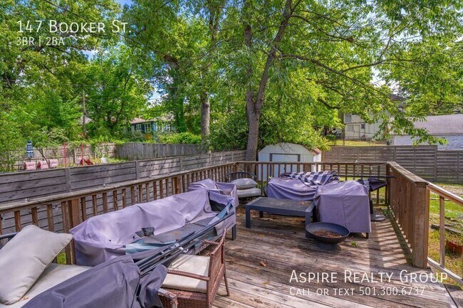 Building Photo - 147 S Booker St