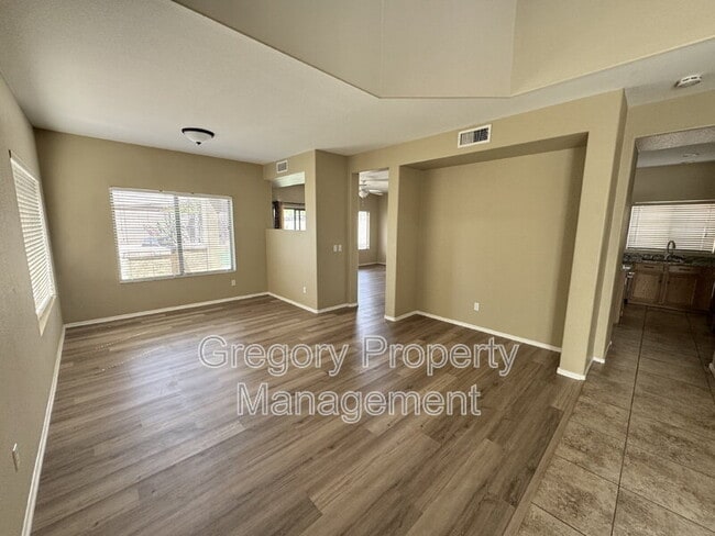 Building Photo - 3543 W Steinbeck Ct