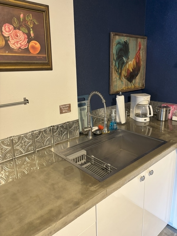 Building Photo - 526 Mill St