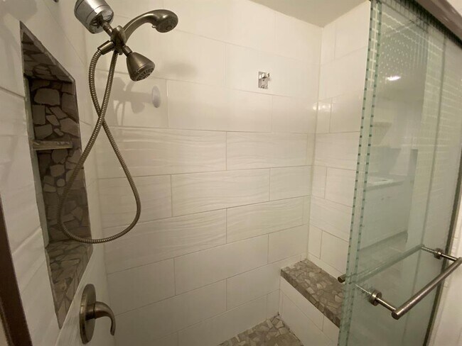 Building Photo - 5802 Circulo Dr