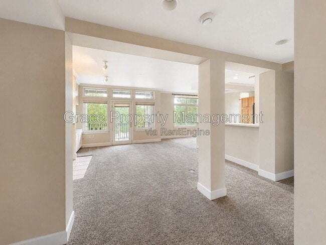 Building Photo - 300 Hudson St