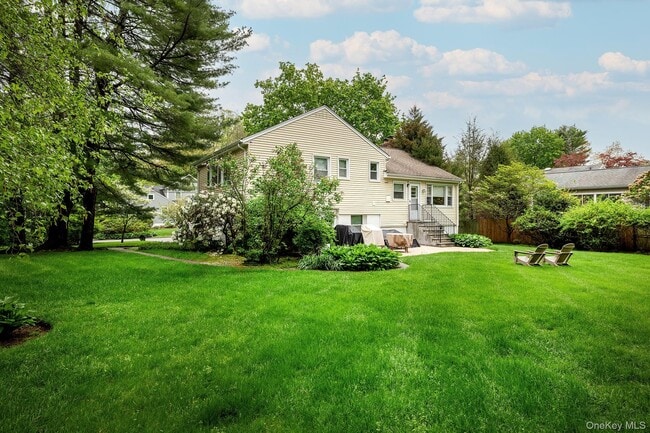 Building Photo - 11 Latonia Rd