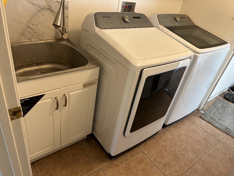 Building Photo - 9110 Sonoma Way