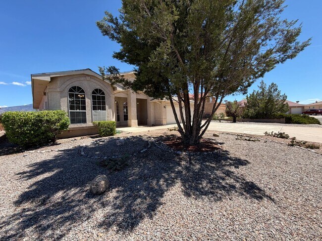 Building Photo - 7281 Spruce Mountain Loop NE