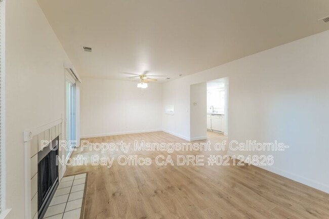 Building Photo - 2305 Cross Ave