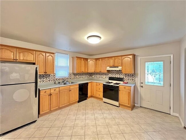 Building Photo - 124 Virginia Ave