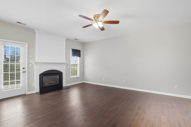 Building Photo - 4 Bedroom Home for Rent in Raleigh NC | Garage | Pet Friendly | $500 Off First Months Rent!