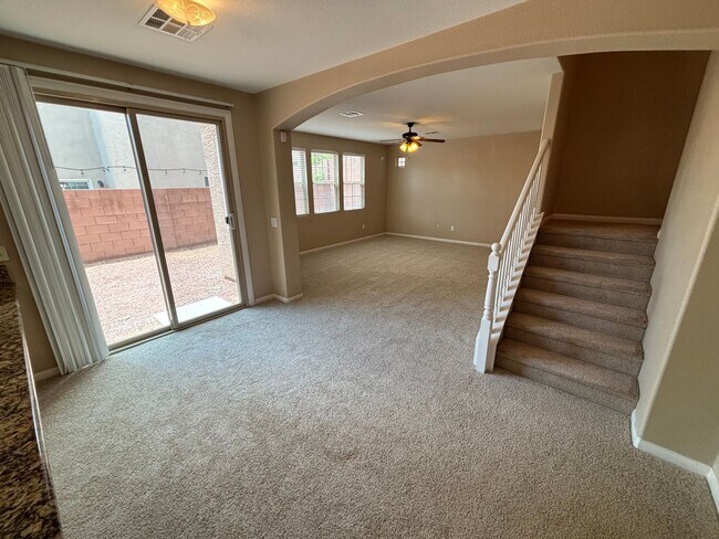 Building Photo - Elegant 3Bed/3Bath Home with Loft in the P...