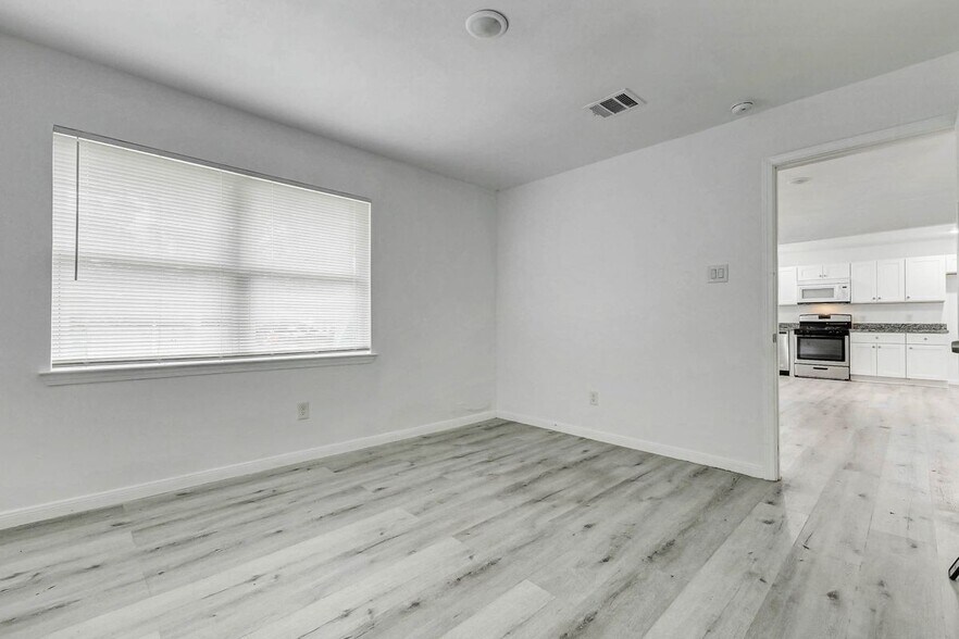 Building Photo - 408 Commanche Rd