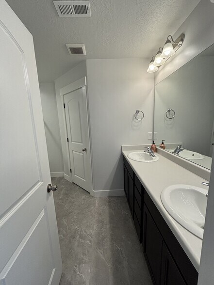 Building Photo - 2055 N 3930 W