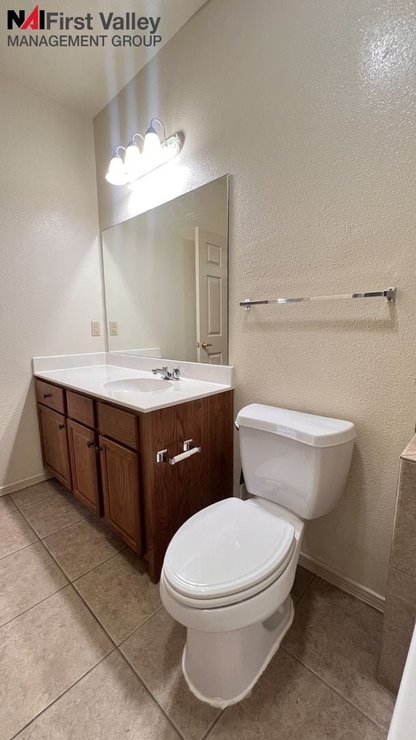 Building Photo - 2 Bedrooms, 2 Baths