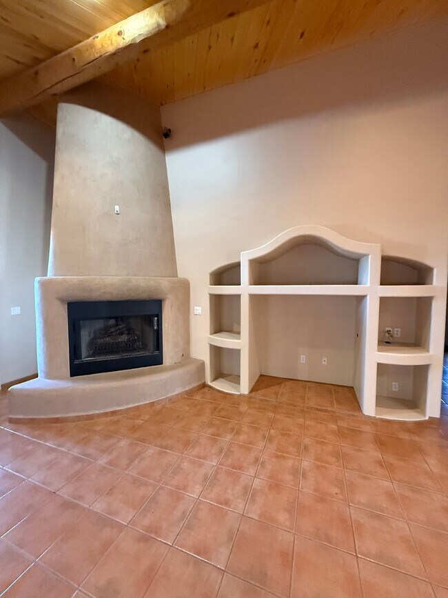 Building Photo - 3878 Stoneybrook Cir