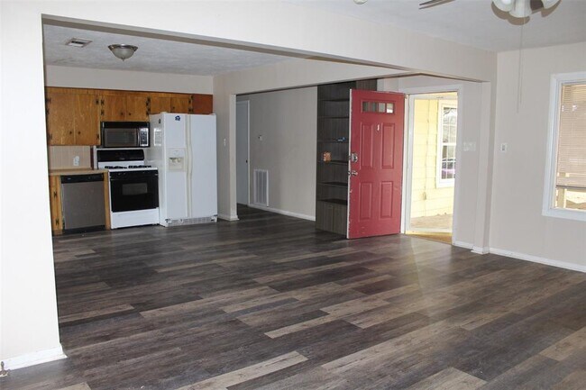 Building Photo - 24591 FM 2090