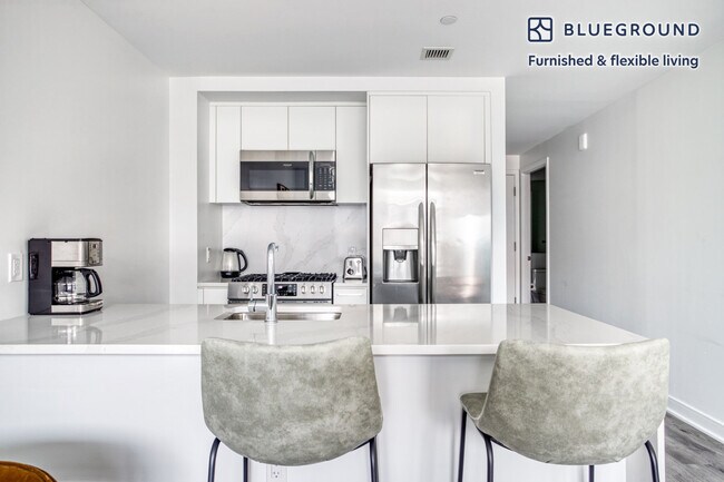 Building Photo - 949 1st St SE