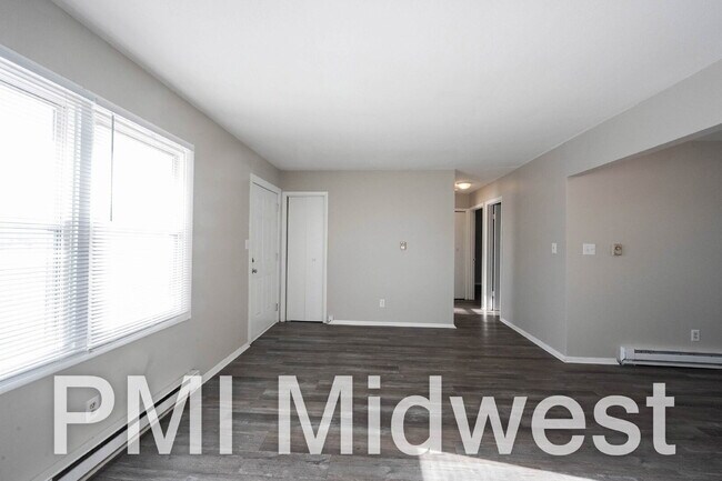 Building Photo - "Cozy 2-Bed Oasis in New Palestine with 800 Sq Ft of Comfort!"