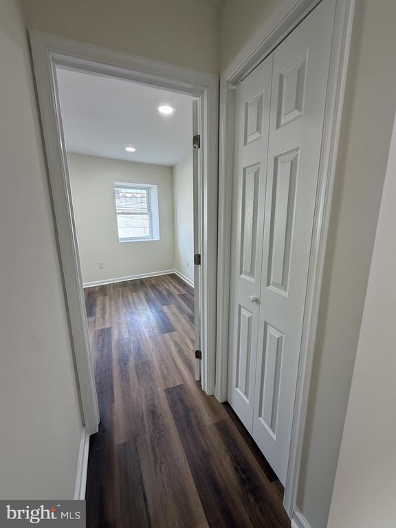 Building Photo - 217 Krams Ave