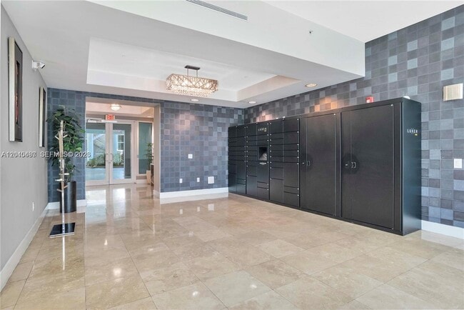 Building Photo - 15051 Royal Oaks Ln