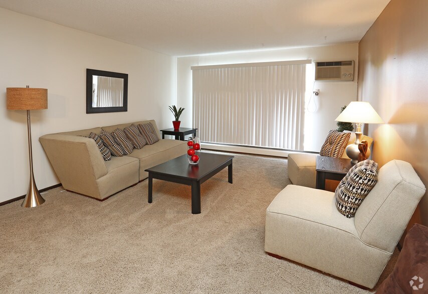 Maplewood 2391 E Larpenteur Ave E Maplewood MN 55109 Apartment Finder