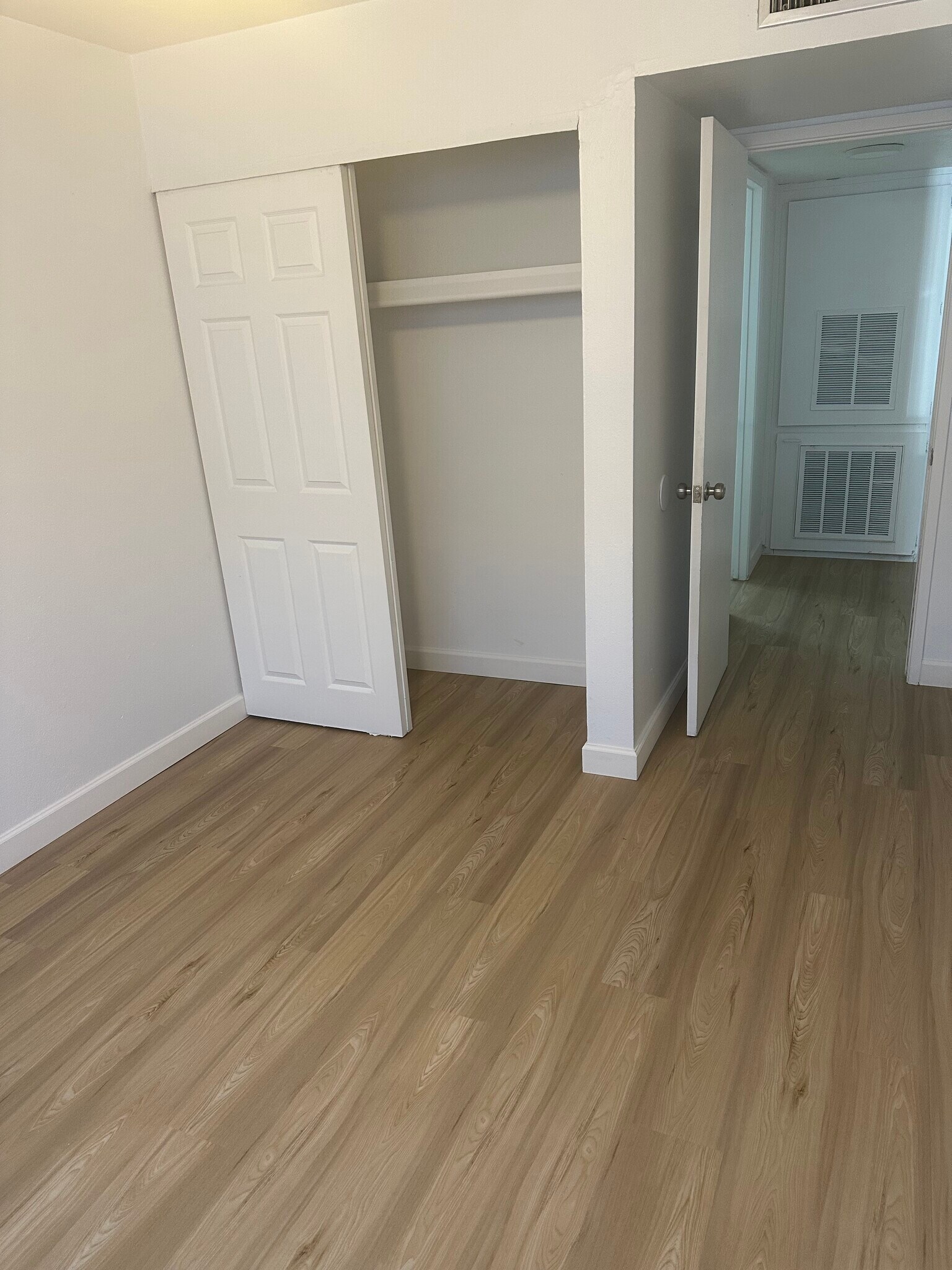 Building Photo - 3322 W Loma Ln