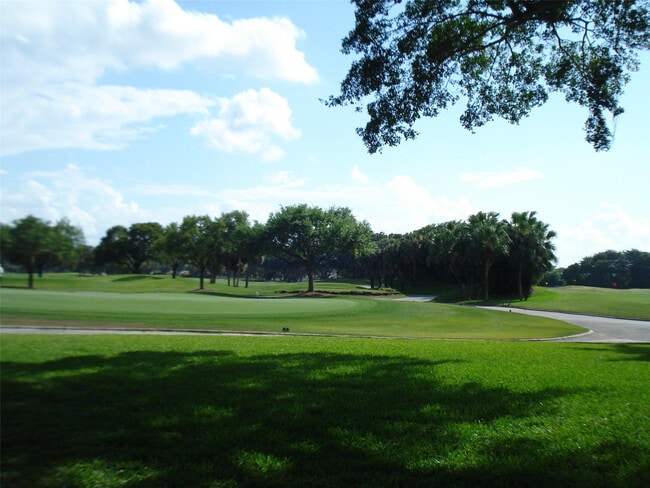 Building Photo - 9000 Jacaranda Ln