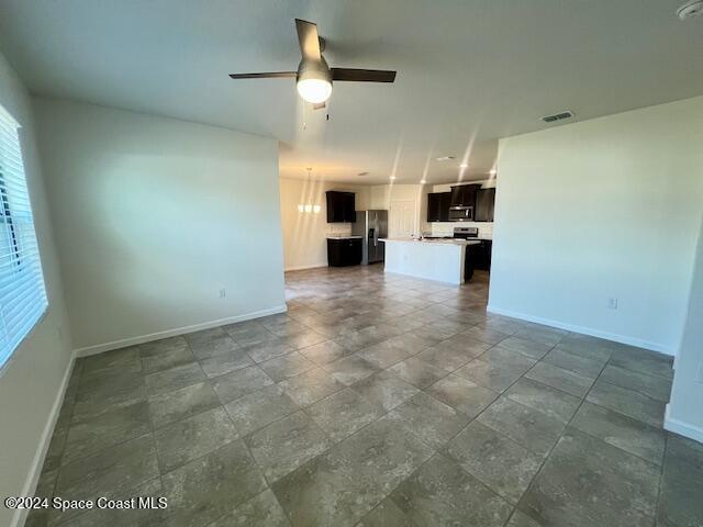 Building Photo - 428 Coyote Dr