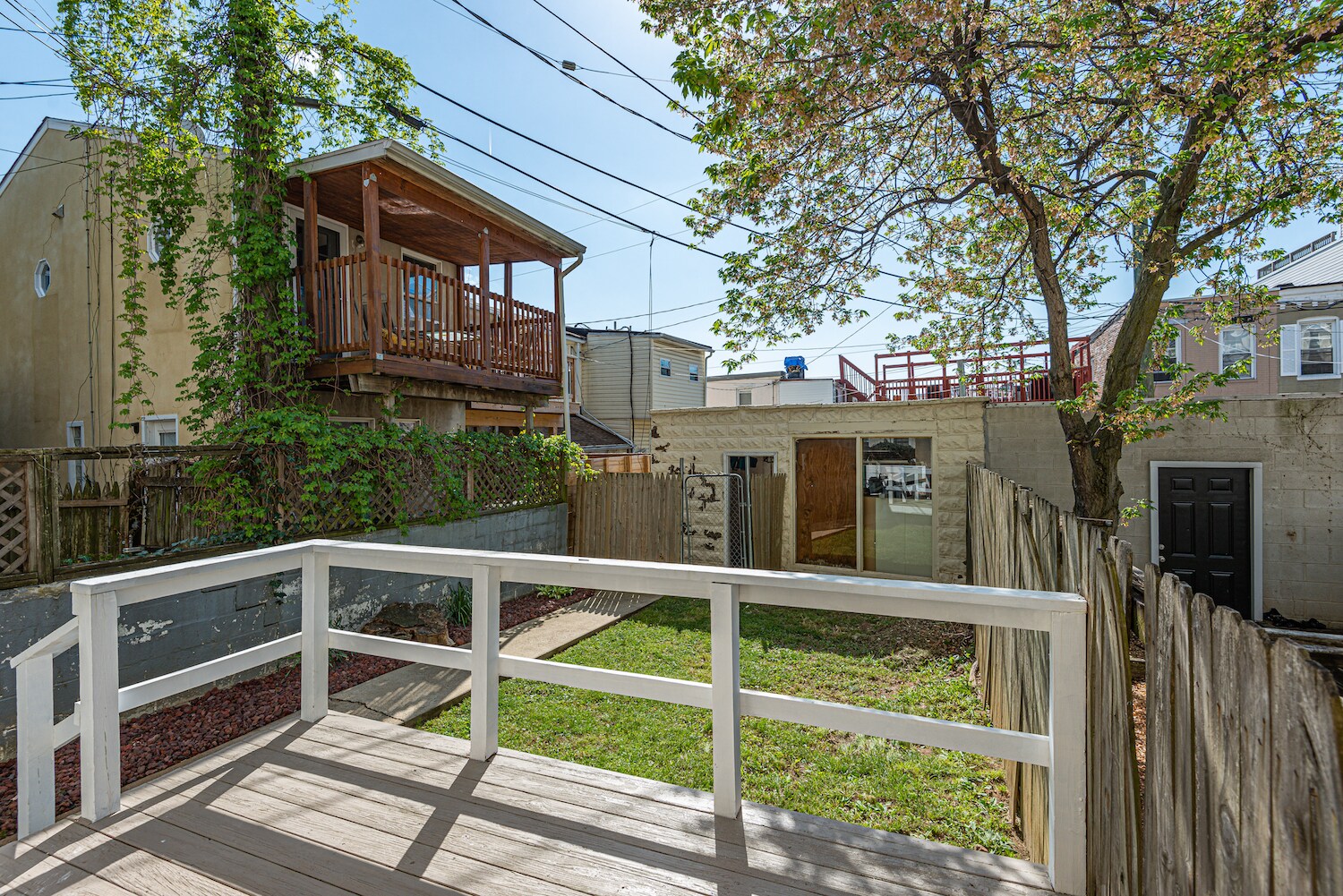 Building Photo - 1736 Light St