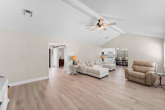 Building Photo - 28814 Holly Hill Dr